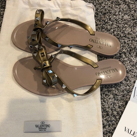 SOLD! Valentino slippers - Picture 2 of 3